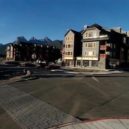 Apartment 405 Bear Creek Crossing Канмор Экстерьер фото