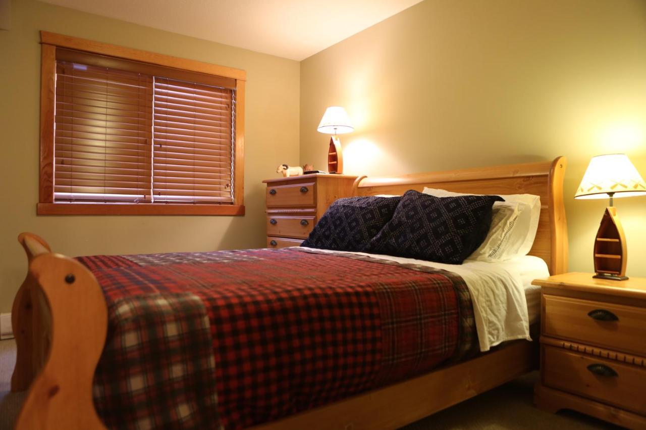Apartment 405 Bear Creek Crossing Канмор Экстерьер фото